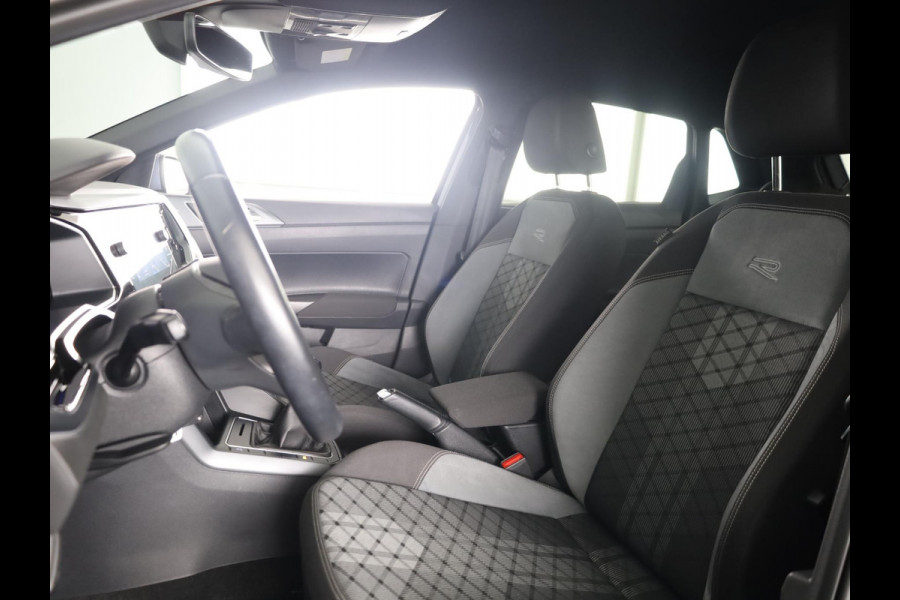 Volkswagen Polo 1.0 TSI R-Line 95 PK | Camera | Navigatie | Parkeersensoren | 17 Inch