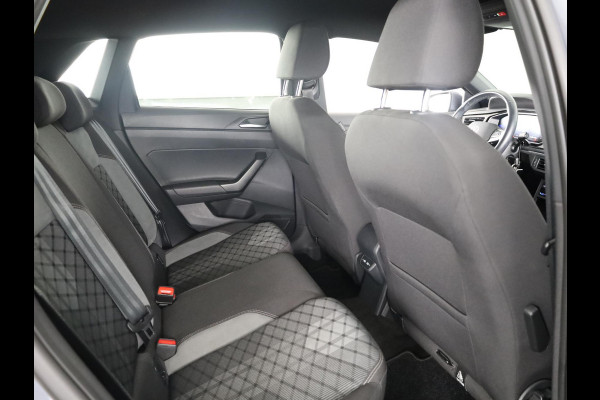 Volkswagen Polo 1.0 TSI R-Line 95 PK | Camera | Navigatie | Parkeersensoren | 17 Inch