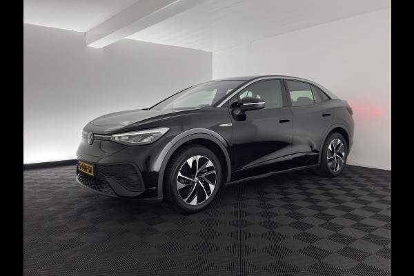 Volkswagen ID.5 Pro Business 77 kWh [3-Fase-11kW] {SoH-93%} (INCL.BTW) *HEAD-UP | LEATHER-FABRIC | FULL-LED | ADAPTIE-CRUISE |  DIGI-COCKPIT | HEATED-COMFORTSEATS | KEYLESS | DAB+ | AMBIENT-LIGHT | NAVI-FULLMAP | CAMERA | TOWBAR | 19''ALU*