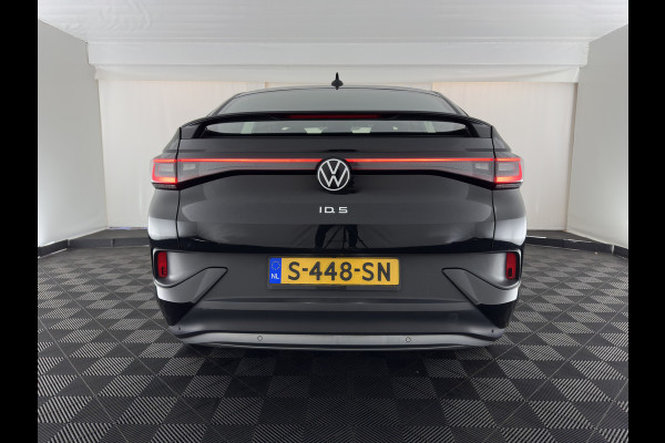 Volkswagen ID.5 Pro Business 77 kWh [3-Fase-11kW] {SoH-93%} (INCL.BTW) *HEAD-UP | LEATHER-FABRIC | FULL-LED | ADAPTIE-CRUISE |  DIGI-COCKPIT | HEATED-COMFORTSEATS | KEYLESS | DAB+ | AMBIENT-LIGHT | NAVI-FULLMAP | CAMERA | TOWBAR | 19''ALU*