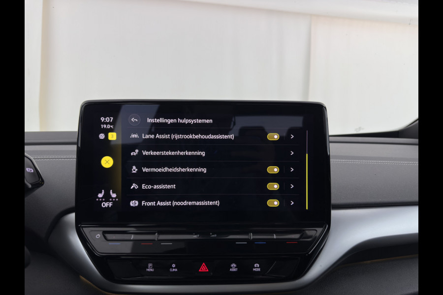 Volkswagen ID.5 Pro Business 77 kWh [3-Fase-11kW] {SoH-93%} (INCL.BTW) *HEAD-UP | LEATHER-FABRIC | FULL-LED | ADAPTIE-CRUISE |  DIGI-COCKPIT | HEATED-COMFORTSEATS | KEYLESS | DAB+ | AMBIENT-LIGHT | NAVI-FULLMAP | CAMERA | TOWBAR | 19''ALU*