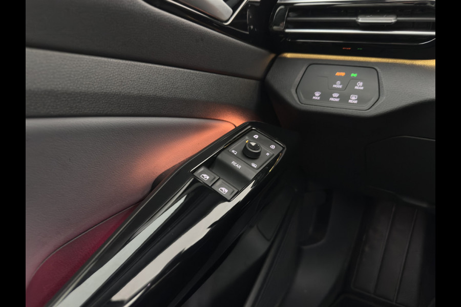 Volkswagen ID.5 Pro Business 77 kWh [3-Fase-11kW] {SoH-93%} (INCL.BTW) *HEAD-UP | LEATHER-FABRIC | FULL-LED | ADAPTIE-CRUISE |  DIGI-COCKPIT | HEATED-COMFORTSEATS | KEYLESS | DAB+ | AMBIENT-LIGHT | NAVI-FULLMAP | CAMERA | TOWBAR | 19''ALU*