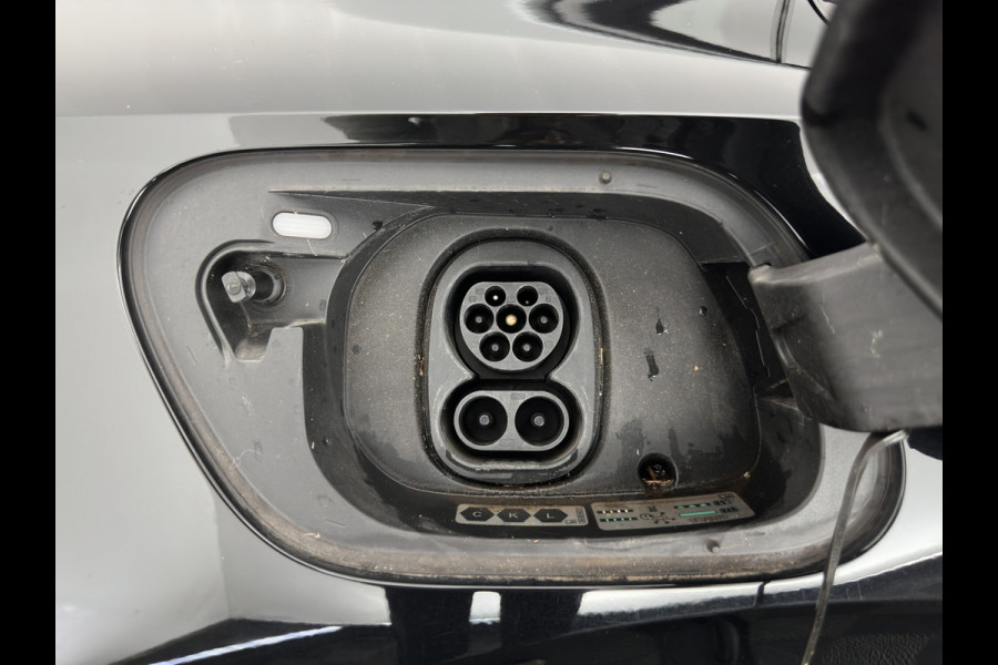 Volkswagen ID.5 Pro Business 77 kWh [3-Fase-11kW] {SoH-93%} (INCL.BTW) *HEAD-UP | LEATHER-FABRIC | FULL-LED | ADAPTIE-CRUISE |  DIGI-COCKPIT | HEATED-COMFORTSEATS | KEYLESS | DAB+ | AMBIENT-LIGHT | NAVI-FULLMAP | CAMERA | TOWBAR | 19''ALU*