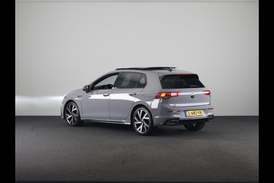 Volkswagen Golf 1.5 TSI R-Line 130 PK | Panoramadak | Camera | 18 Inch | Navigatie