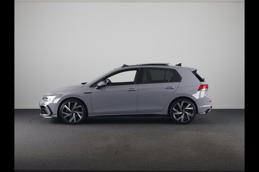 Volkswagen Golf 1.5 TSI R-Line 130 PK | Panoramadak | Camera | 18 Inch | Navigatie