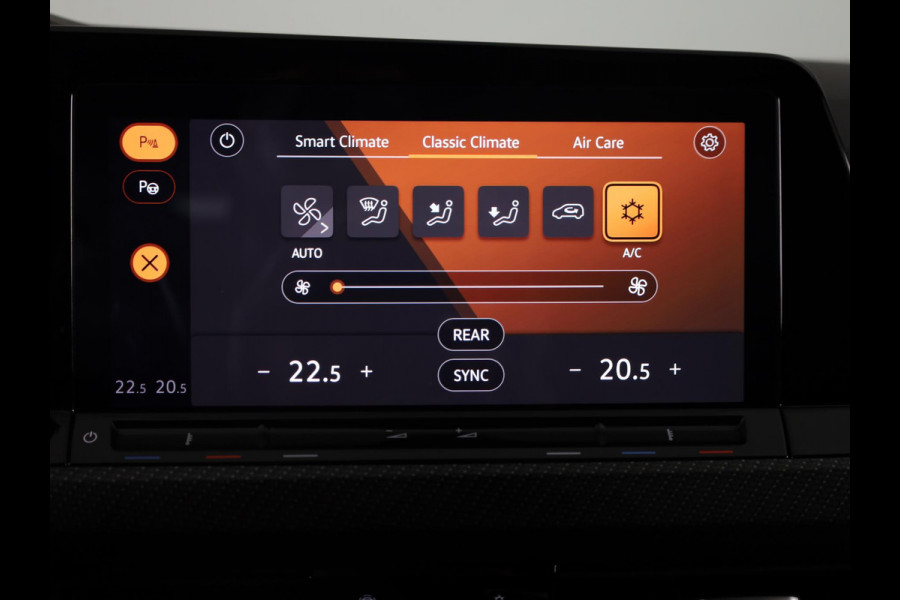 Volkswagen Golf 1.5 TSI R-Line 130 PK | Panoramadak | Camera | 18 Inch | Navigatie
