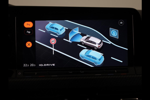 Volkswagen Golf 1.5 TSI R-Line 130 PK | Panoramadak | Camera | 18 Inch | Navigatie