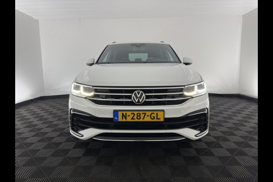 Volkswagen Tiguan 2.0 TDI 4Motion (INCL.BTW) Aut. *LEATHER-FABRIC | FLL-LED | DIGI-COCKPIT | ADAPTIVE-CRUISE | CAMERA | NAVI-FULLMAP | HEATED-SPORTSEATS | BLIND-SPOT | PRIVACY-GLASS | TOWBAR | 19''ALU*