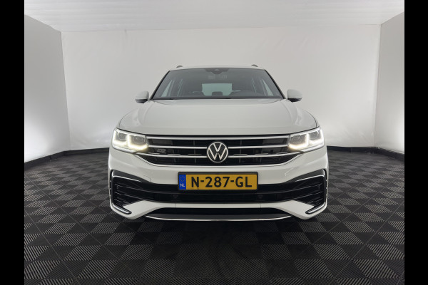 Volkswagen Tiguan 2.0 TDI 4Motion (INCL.BTW) Aut. *LEATHER-FABRIC | FLL-LED | DIGI-COCKPIT | ADAPTIVE-CRUISE | CAMERA | NAVI-FULLMAP | HEATED-SPORTSEATS | BLIND-SPOT | PRIVACY-GLASS | TOWBAR | 19''ALU*