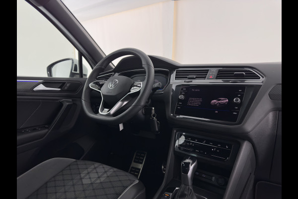 Volkswagen Tiguan 2.0 TDI 4Motion (INCL.BTW) Aut. *LEATHER-FABRIC | FLL-LED | DIGI-COCKPIT | ADAPTIVE-CRUISE | CAMERA | NAVI-FULLMAP | HEATED-SPORTSEATS | BLIND-SPOT | PRIVACY-GLASS | TOWBAR | 19''ALU*