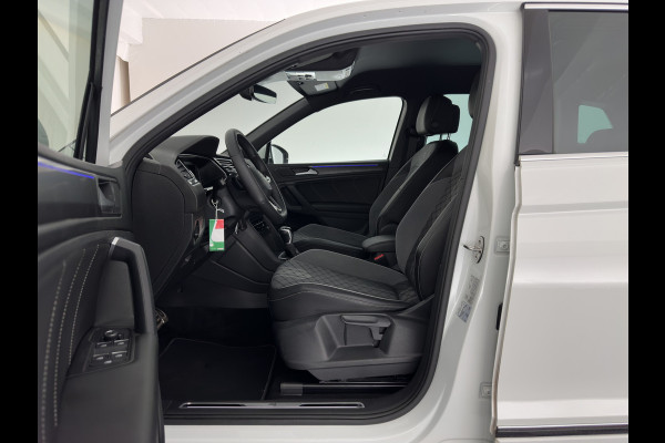 Volkswagen Tiguan 2.0 TDI 4Motion (INCL.BTW) Aut. *LEATHER-FABRIC | FLL-LED | DIGI-COCKPIT | ADAPTIVE-CRUISE | CAMERA | NAVI-FULLMAP | HEATED-SPORTSEATS | BLIND-SPOT | PRIVACY-GLASS | TOWBAR | 19''ALU*