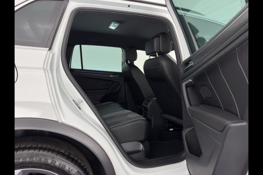 Volkswagen Tiguan 2.0 TDI 4Motion (INCL.BTW) Aut. *LEATHER-FABRIC | FLL-LED | DIGI-COCKPIT | ADAPTIVE-CRUISE | CAMERA | NAVI-FULLMAP | HEATED-SPORTSEATS | BLIND-SPOT | PRIVACY-GLASS | TOWBAR | 19''ALU*