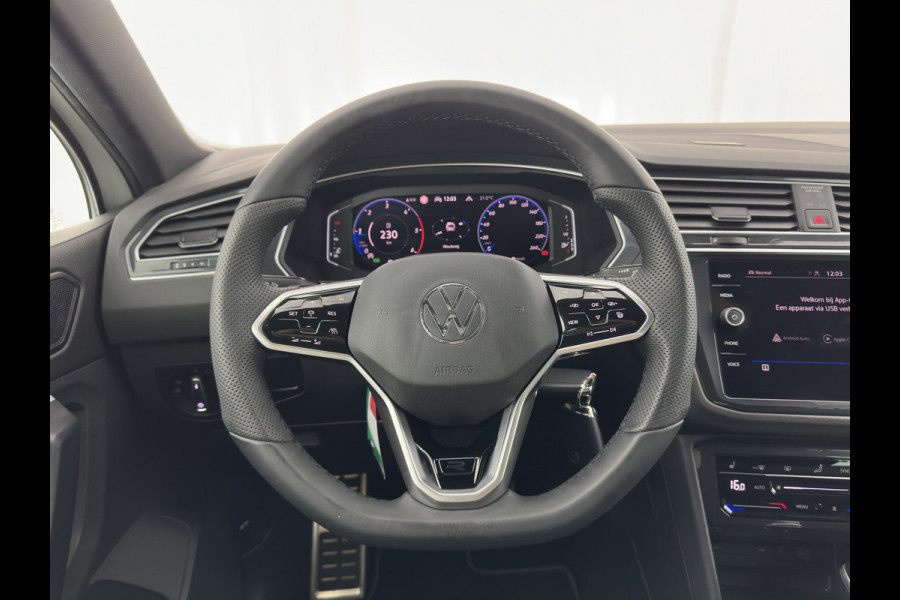 Volkswagen Tiguan 2.0 TDI 4Motion (INCL.BTW) Aut. *LEATHER-FABRIC | FLL-LED | DIGI-COCKPIT | ADAPTIVE-CRUISE | CAMERA | NAVI-FULLMAP | HEATED-SPORTSEATS | BLIND-SPOT | PRIVACY-GLASS | TOWBAR | 19''ALU*
