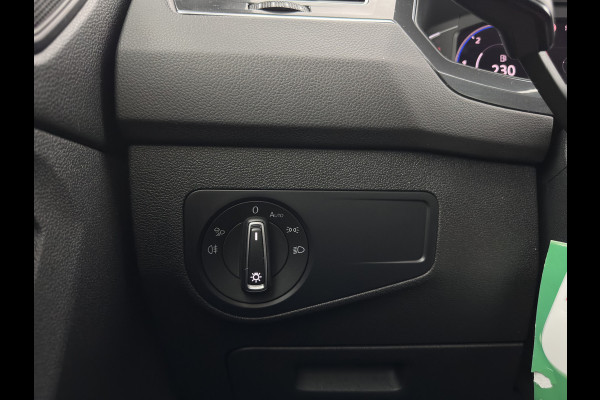 Volkswagen Tiguan 2.0 TDI 4Motion (INCL.BTW) Aut. *LEATHER-FABRIC | FLL-LED | DIGI-COCKPIT | ADAPTIVE-CRUISE | CAMERA | NAVI-FULLMAP | HEATED-SPORTSEATS | BLIND-SPOT | PRIVACY-GLASS | TOWBAR | 19''ALU*