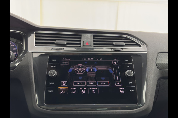 Volkswagen Tiguan 2.0 TDI 4Motion (INCL.BTW) Aut. *LEATHER-FABRIC | FLL-LED | DIGI-COCKPIT | ADAPTIVE-CRUISE | CAMERA | NAVI-FULLMAP | HEATED-SPORTSEATS | BLIND-SPOT | PRIVACY-GLASS | TOWBAR | 19''ALU*