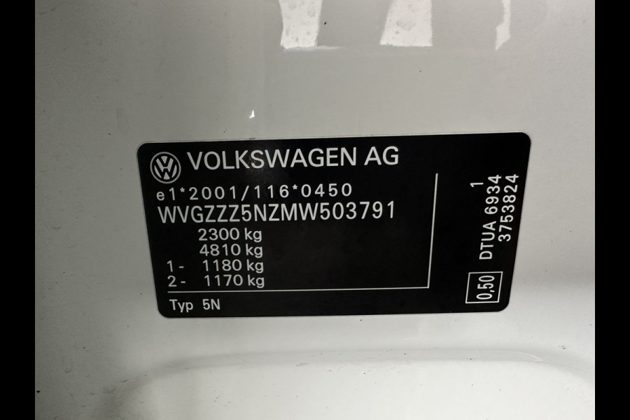 Volkswagen Tiguan 2.0 TDI 4Motion (INCL.BTW) Aut. *LEATHER-FABRIC | FLL-LED | DIGI-COCKPIT | ADAPTIVE-CRUISE | CAMERA | NAVI-FULLMAP | HEATED-SPORTSEATS | BLIND-SPOT | PRIVACY-GLASS | TOWBAR | 19''ALU*