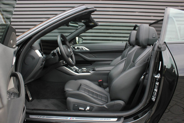 BMW 4 Serie Cabrio M440i xDrive High Executive 374PK / STUURVERWARMING / FULL BLACK / 19'' WHEELS / FULL OPTIONS /M-SPORT/ HEAD-UP