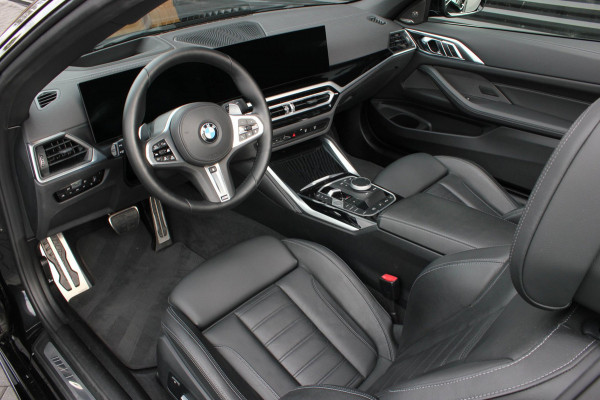 BMW 4 Serie Cabrio M440i xDrive High Executive 374PK / STUURVERWARMING / FULL BLACK / 19'' WHEELS / FULL OPTIONS /M-SPORT/ HEAD-UP