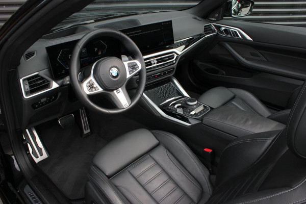 BMW 4 Serie Cabrio M440i xDrive High Executive 374PK / STUURVERWARMING / FULL BLACK / 19'' WHEELS / FULL OPTIONS /M-SPORT/ HEAD-UP