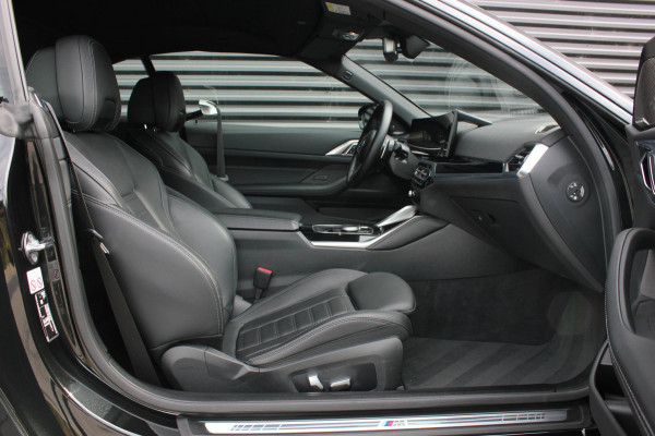 BMW 4 Serie Cabrio M440i xDrive High Executive 374PK / STUURVERWARMING / FULL BLACK / 19'' WHEELS / FULL OPTIONS /M-SPORT/ HEAD-UP