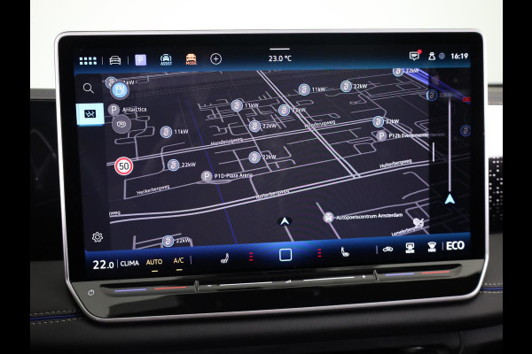 Volkswagen Tiguan 1.5 eHybrid R-Line Edition 204 pk Automaat (DSG) | Verlengde garantie | Navigatie | Panoramadak | Trekhaak (wegklapbaar) | Park assist | Rondomzicht camera | Head-up display | R-Line |