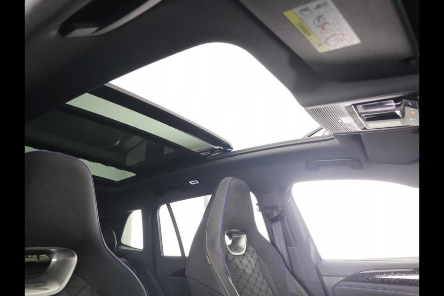 Volkswagen Tiguan 1.5 eHybrid R-Line Edition 204 pk Automaat (DSG) | Verlengde garantie | Navigatie | Panoramadak | Trekhaak (wegklapbaar) | Park assist | Rondomzicht camera | Head-up display | R-Line |