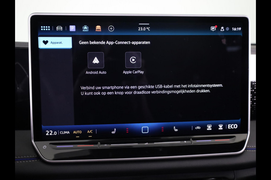 Volkswagen Tiguan 1.5 eHybrid R-Line Edition 204 pk Automaat (DSG) | Verlengde garantie | Navigatie | Panoramadak | Trekhaak (wegklapbaar) | Park assist | Rondomzicht camera | Head-up display | R-Line |