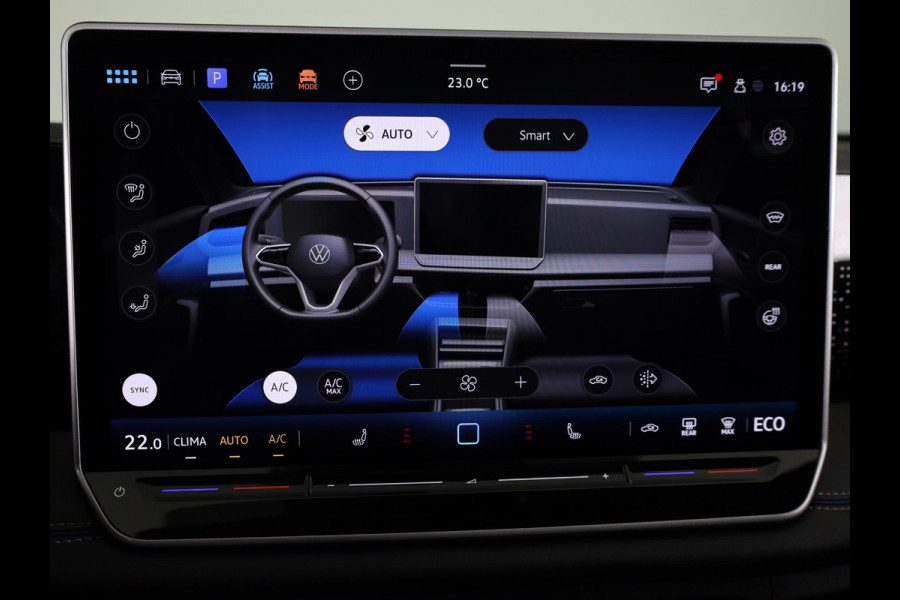 Volkswagen Tiguan 1.5 eHybrid R-Line Edition 204 pk Automaat (DSG) | Verlengde garantie | Navigatie | Panoramadak | Trekhaak (wegklapbaar) | Park assist | Rondomzicht camera | Head-up display | R-Line |