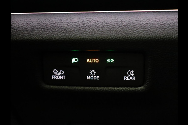 Volkswagen Tiguan 1.5 eHybrid R-Line Edition 204 pk Automaat (DSG) | Verlengde garantie | Navigatie | Panoramadak | Trekhaak (wegklapbaar) | Park assist | Rondomzicht camera | Head-up display | R-Line |