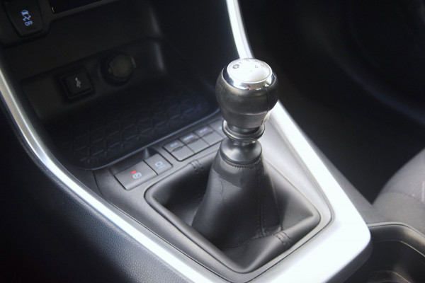 Toyota RAV4 2.0 VVT-iE Business 2000 KG TREKGEWICHT!/APPLE CARPLAY/ADAPTIEVE CRUISE/LED KOPLAMPEN