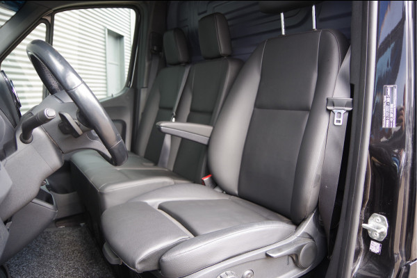 Mercedes-Benz Sprinter 319 3.0 CDI V6 L2H2 AUT. LED, 2X SCHUIFDEUR, 3.5T TREKHAAK, 360 CAMERA, MBUX 10'', LEDER, CRUISE, CLIMA, PARKEERSENSOREN, 18'' L