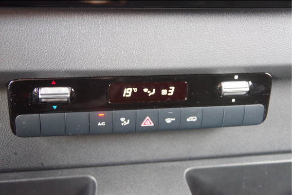 Mercedes-Benz Sprinter 319 3.0 CDI V6 L2H2 AUT. LED, 2X SCHUIFDEUR, 3.5T TREKHAAK, 360 CAMERA, MBUX 10'', LEDER, CRUISE, CLIMA, PARKEERSENSOREN, 18'' L