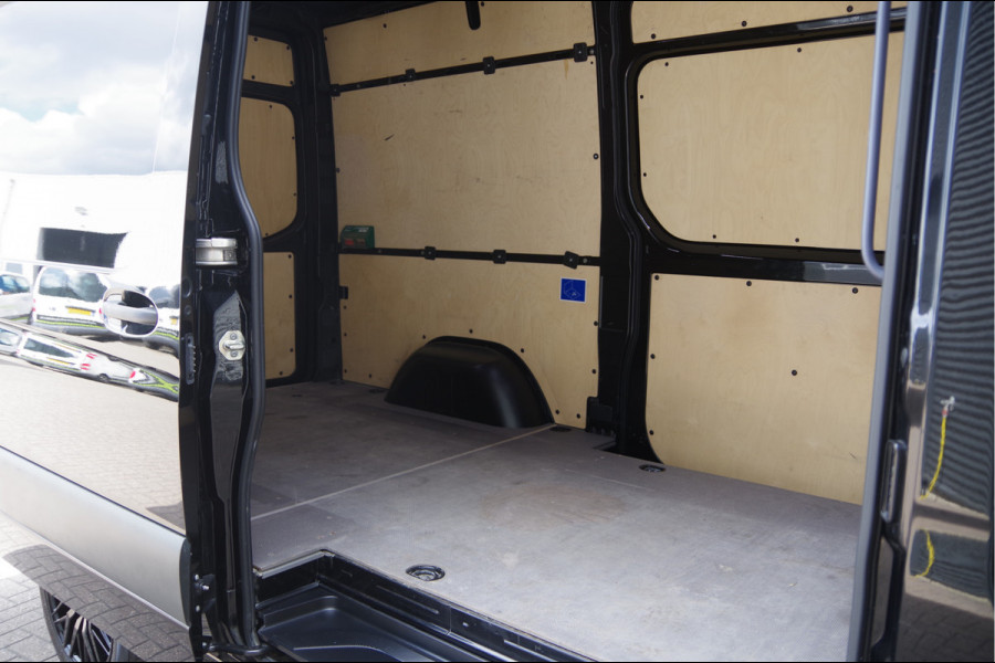 Mercedes-Benz Sprinter 319 3.0 CDI V6 L2H2 AUT. LED, 2X SCHUIFDEUR, 3.5T TREKHAAK, 360 CAMERA, MBUX 10'', LEDER, CRUISE, CLIMA, PARKEERSENSOREN, 18'' L