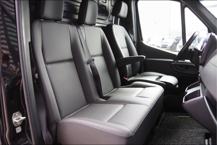 Mercedes-Benz Sprinter 319 3.0 CDI V6 L2H2 AUT. LED, 2X SCHUIFDEUR, 3.5T TREKHAAK, 360 CAMERA, MBUX 10'', LEDER, CRUISE, CLIMA, PARKEERSENSOREN, 18'' L