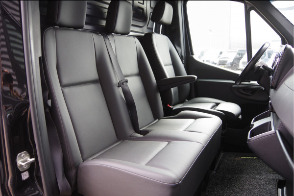 Mercedes-Benz Sprinter 319 3.0 CDI V6 L2H2 AUT. LED, 2X SCHUIFDEUR, 3.5T TREKHAAK, 360 CAMERA, MBUX 10'', LEDER, CRUISE, CLIMA, PARKEERSENSOREN, 18'' L