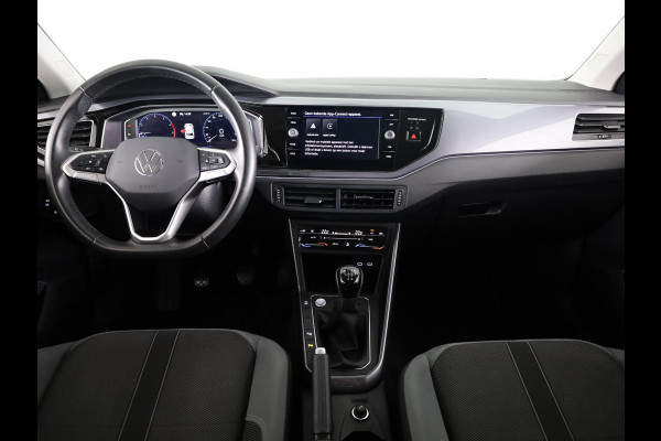 Volkswagen Polo 1.0 TSI Style 95 pk | Navigatie via App | Parkeersensoren (Park assist)| Autom. airco | Matrix LED koplampen | Keyless |