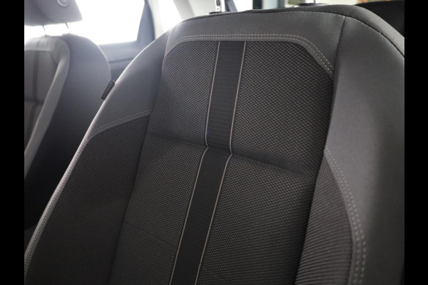 Volkswagen Polo 1.0 TSI Style 95 pk | Navigatie via App | Parkeersensoren (Park assist)| Autom. airco | Matrix LED koplampen | Keyless |