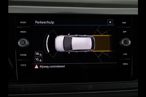 Volkswagen Polo 1.0 TSI Style 95 pk | Navigatie via App | Parkeersensoren (Park assist)| Autom. airco | Matrix LED koplampen | Keyless |