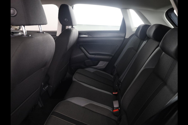 Volkswagen Polo 1.0 TSI Style 95 pk | Navigatie via App | Parkeersensoren (Park assist)| Autom. airco | Matrix LED koplampen | Keyless |