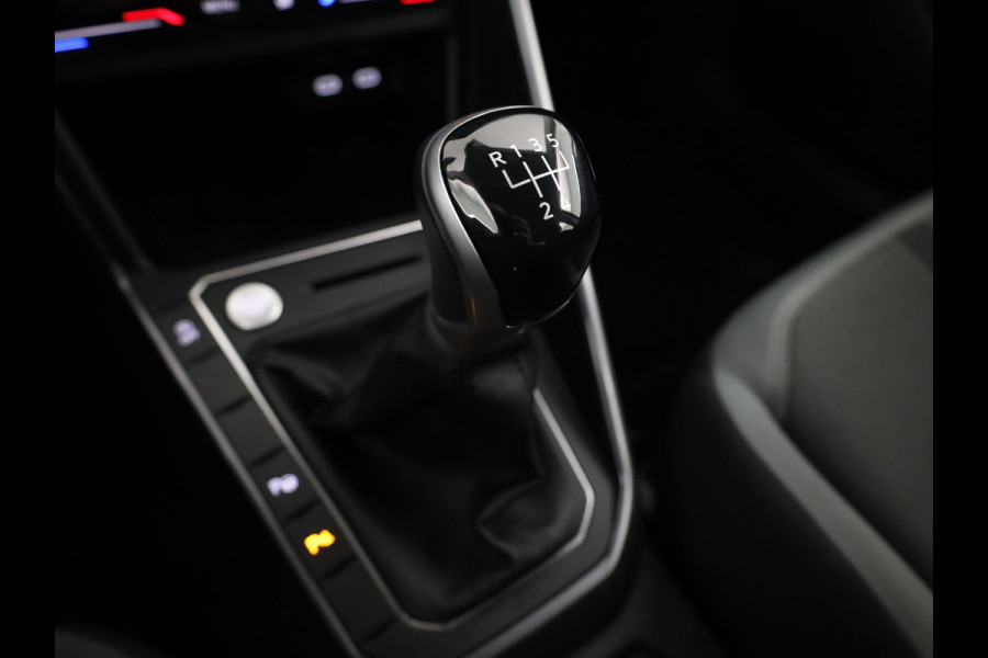 Volkswagen Polo 1.0 TSI Style 95 pk | Navigatie via App | Parkeersensoren (Park assist)| Autom. airco | Matrix LED koplampen | Keyless |