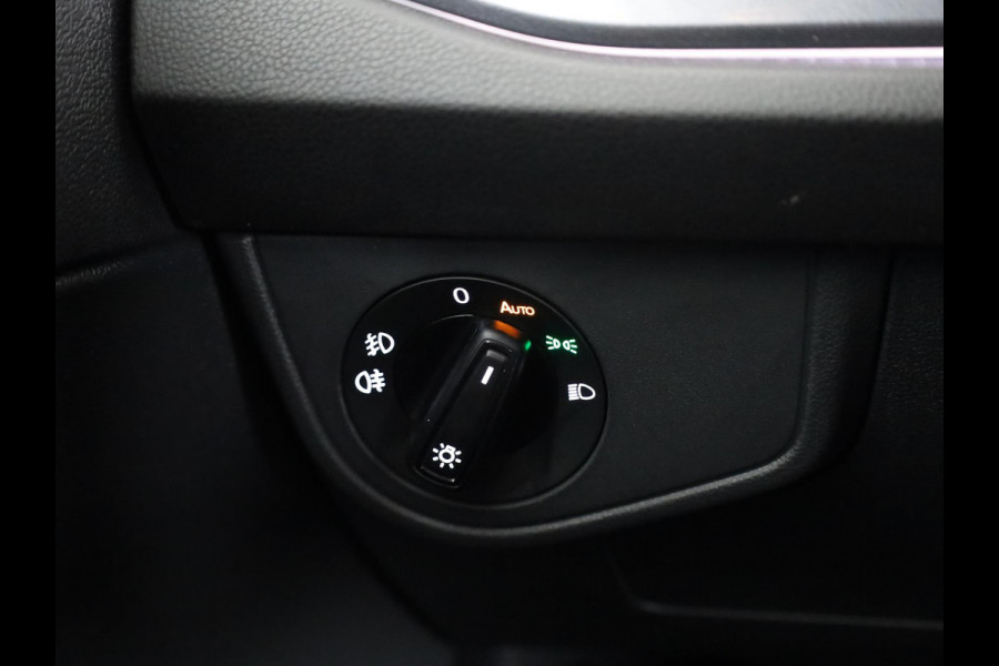 Volkswagen Polo 1.0 TSI Style 95 pk | Navigatie via App | Parkeersensoren (Park assist)| Autom. airco | Matrix LED koplampen | Keyless |