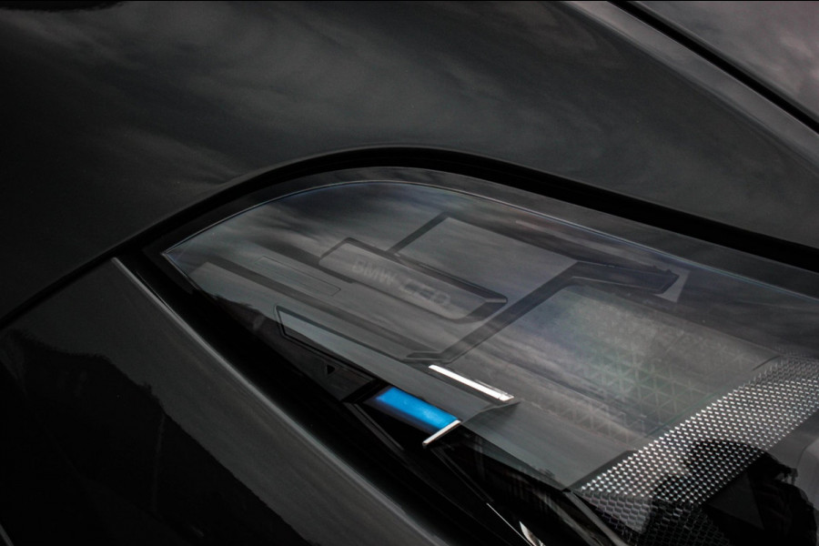 BMW X5 XDrive50e High Executive / HEAD-UP / PANO-DAK / 4-WHEEL STRURING / LUCHTVERING / DRIVING ASSISANT / SOFTCLOSE / M-SEATS