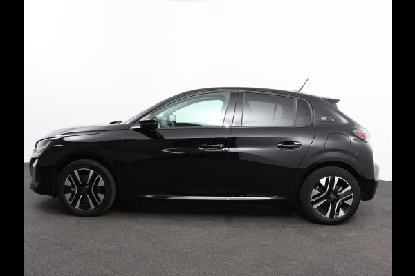 Peugeot e-208 EV Active Pack 50 kWh Climate Control Cruise control Half lederen bekleding Led verlichting Lichtmetalen velgen Navigatie Apple Carplay/Android Auto Parkeersensoren Stoelverwarming
