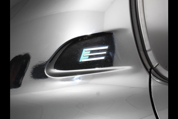 Peugeot e-208 EV Active Pack 50 kWh Climate Control Cruise control Half lederen bekleding Led verlichting Lichtmetalen velgen Navigatie Apple Carplay/Android Auto Parkeersensoren Stoelverwarming
