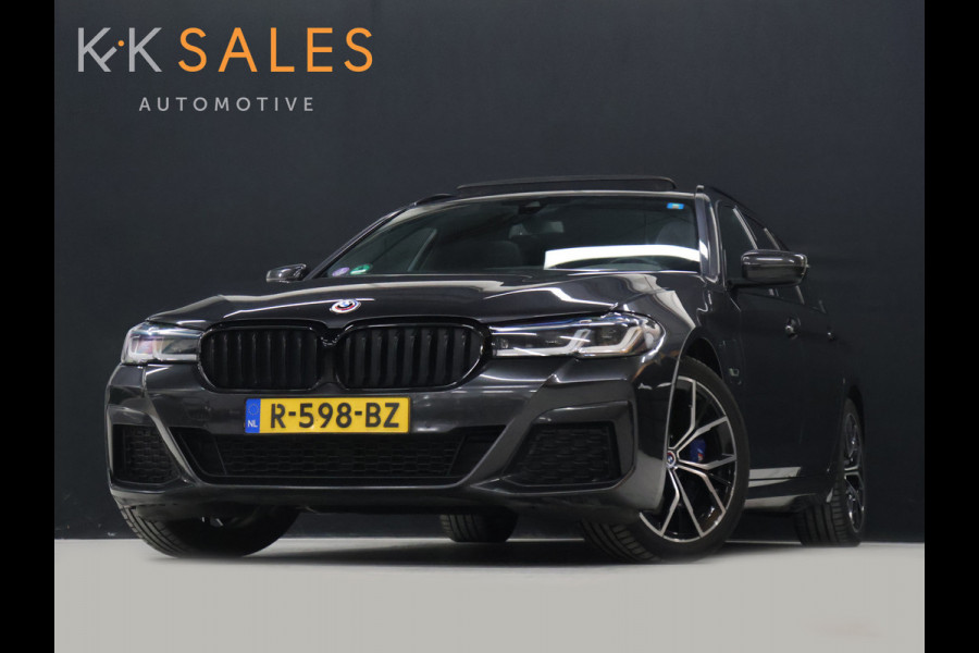BMW 5 Serie Touring 530e M Sport [SCHUIFKANTELDAK, ELEKTRISCHE TREKHAAK, APPLE CARPLAY, STOELVERWARMING, MEMORY, DIGITAL DASH, CAMERA, CRUISE CONTROL, PDC V + A, NAVIGATIE, NIEUWSTAAT]