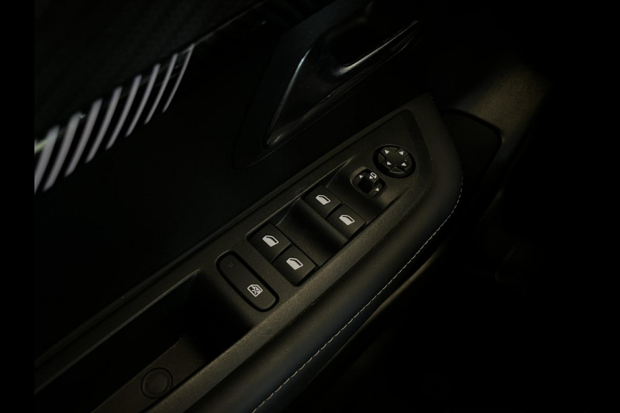 Peugeot 208 Hybrid 100 Automaat Allure Navigatie Apple Carplay/ Android Auto Camera Parkeersensoren Adaptive Cruise Control Stoelverwarming Ledverlichting Climate control
