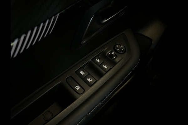 Peugeot 208 Hybrid 100 Automaat Allure Navigatie Apple Carplay/ Android Auto Camera Parkeersensoren Adaptive Cruise Control Stoelverwarming Ledverlichting Climate control