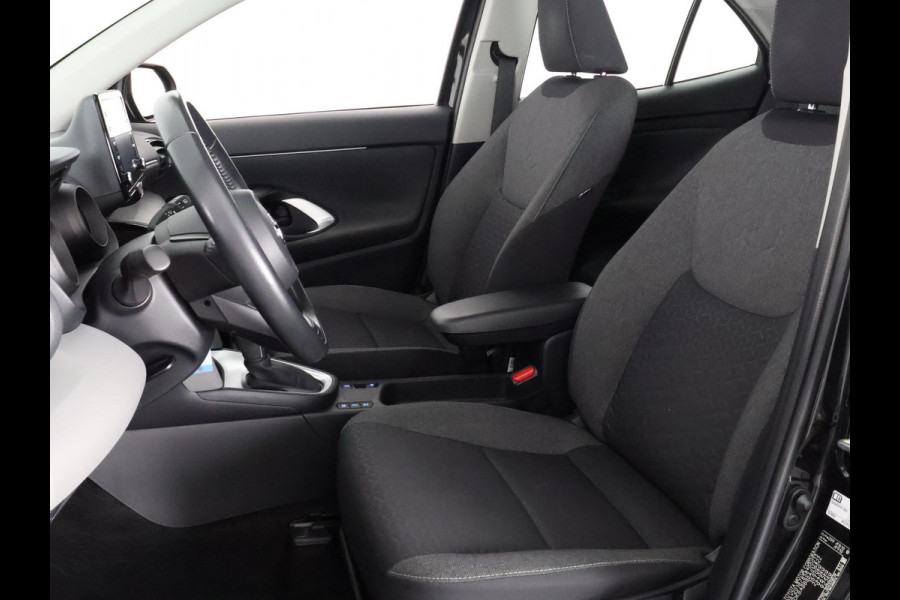 Toyota Yaris Cross 1.5 HYBRID AUTOMAAT BLACKLINE GARANTIE 2032 ! . APPLE CARPLAY & ANDROID AUTO . ACHTERUITRIJ CAMERA . ADAPTIEVE CRUISE CONTROL .