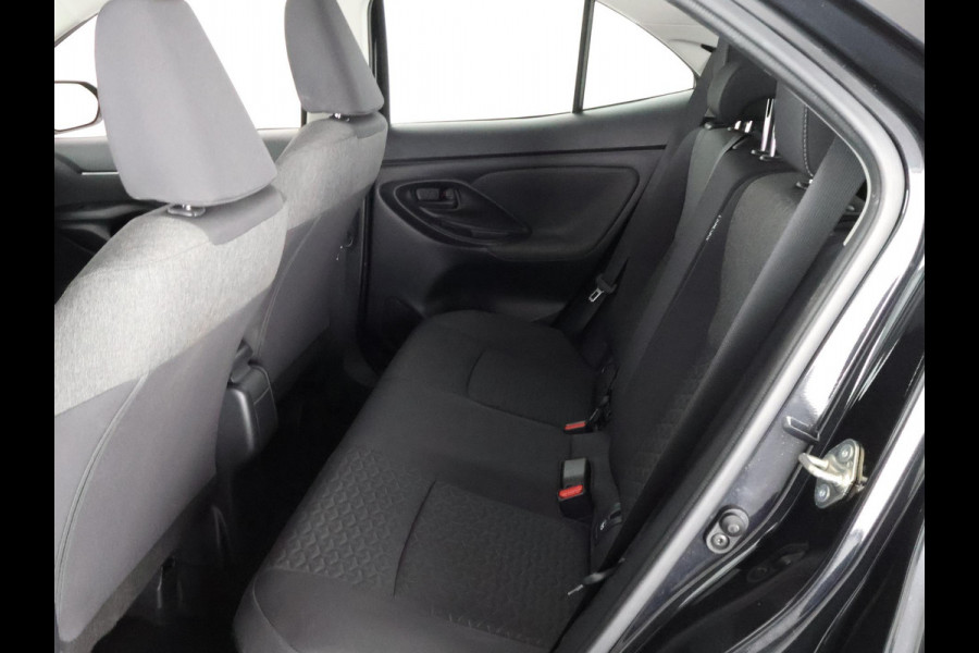 Toyota Yaris Cross 1.5 HYBRID AUTOMAAT BLACKLINE GARANTIE 2032 ! . APPLE CARPLAY & ANDROID AUTO . ACHTERUITRIJ CAMERA . ADAPTIEVE CRUISE CONTROL .