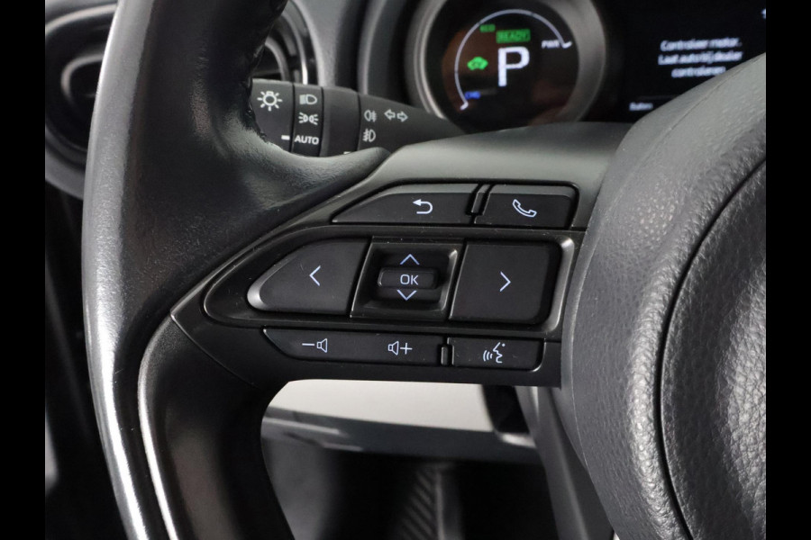 Toyota Yaris Cross 1.5 HYBRID AUTOMAAT BLACKLINE GARANTIE 2032 ! . APPLE CARPLAY & ANDROID AUTO . ACHTERUITRIJ CAMERA . ADAPTIEVE CRUISE CONTROL .